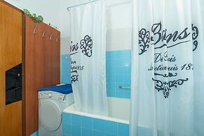 Three Stars Downtown Apartment