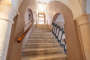 Three Stars Downtown Apartment