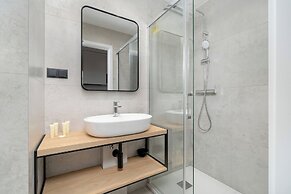 Modern Studio for 2 by Renters