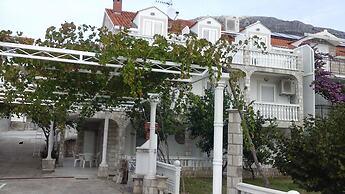 Apartments and Room Katja