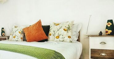 Frs002 Floresold Town: Elegant Studio W/ Patio