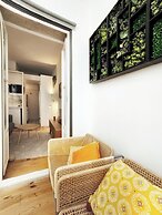 Frs002 Floresold Town: Elegant Studio W/ Patio