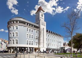 Gary01 Exclusive Top Floor 2BD by the Timeout Market