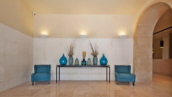 Gary01 Exclusive Top Floor 2BD by the Timeout Market