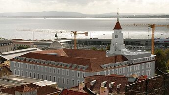 Gary01 Exclusive Top Floor 2BD by the Timeout Market