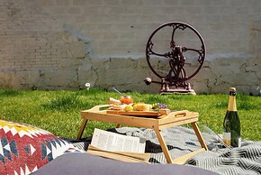 Acm032 Spacious 1BD +balcony