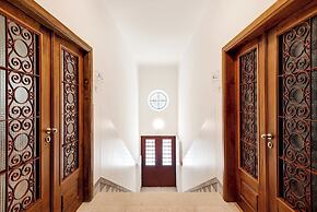 Acm033 BH 2BR Duplex Apartment