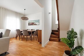 Acm033 BH 2BR Duplex Apartment