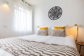 Dima01 · Elegant Studio Next to Praça dos Poveiros
