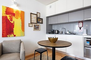 Dima01 · Elegant Studio Next to Praça dos Poveiros