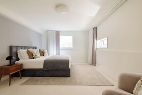 Acm014 Spacious 2BR Duplex in the Ground Floor