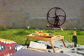 Acm014 Spacious 2BR Duplex in the Ground Floor