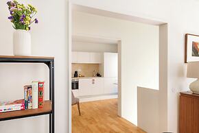 Acm014 Spacious 2BR Duplex in the Ground Floor