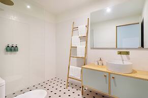 Alegr3 · Trendy & Charming Apartment