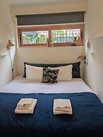 Alegr0 · 60s Chic Central Apartment w/ Garden