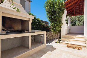 Impeccable 3-bed House in Supetar