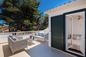 Impeccable 3-bed House in Supetar