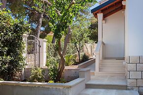 Impeccable 3-bed House in Supetar