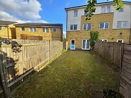 Cosy 1-bed Studio in Northolt