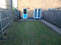 Cosy 1-bed Studio in Northolt