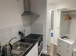 Cosy 1-bed Studio in Northolt