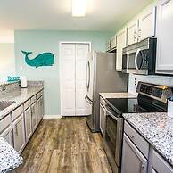 Coastal Oasis Classic Condo With Garden View