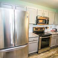 Coastal Oasis Classic Condo With Garden View
