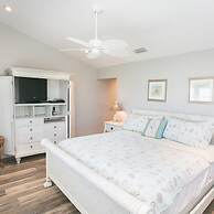 Oceanfront Serenity at Stylish Sea Haven 212