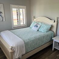 Oceanfront Serenity at Stylish Sea Haven 212