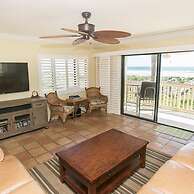 Oceanfront Serenity at Stylish Sea Haven 212
