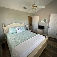 Oceanfront Serenity at Stylish Sea Haven 212