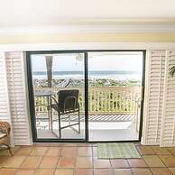 Oceanfront Serenity at Stylish Sea Haven 212