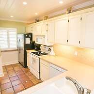 Oceanfront Serenity at Stylish Sea Haven 212