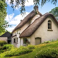 Weeke Brook - A Quintessential Thatched Cottage