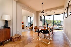 Two Guns in Kingswear