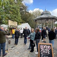 Two Guns in Kingswear
