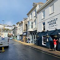 Two Guns in Kingswear