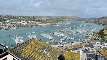 Two Guns in Kingswear