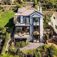 Two Guns in Kingswear