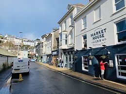 Two Guns in Kingswear