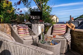 Two Guns in Kingswear