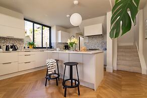 Two Guns in Kingswear