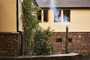 Swallows End in Lower Ashton