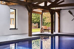 Swallows End in Lower Ashton