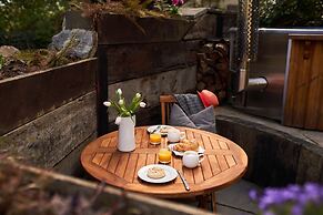 Swallows End in Lower Ashton