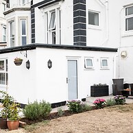 Coombe Bank in Teignmouth