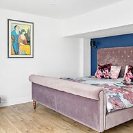 Coombe Bank in Teignmouth