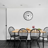 Coombe Bank in Teignmouth