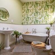 The Cottage in Holcombe