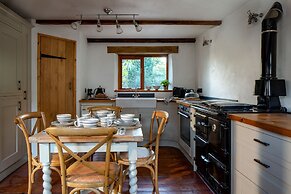 Old Coach House in Berry Pomeroy